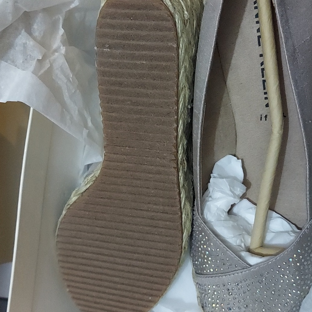 Anne Klein Women's Ezzie-c Wedge Sandals - Picture 4 of 6